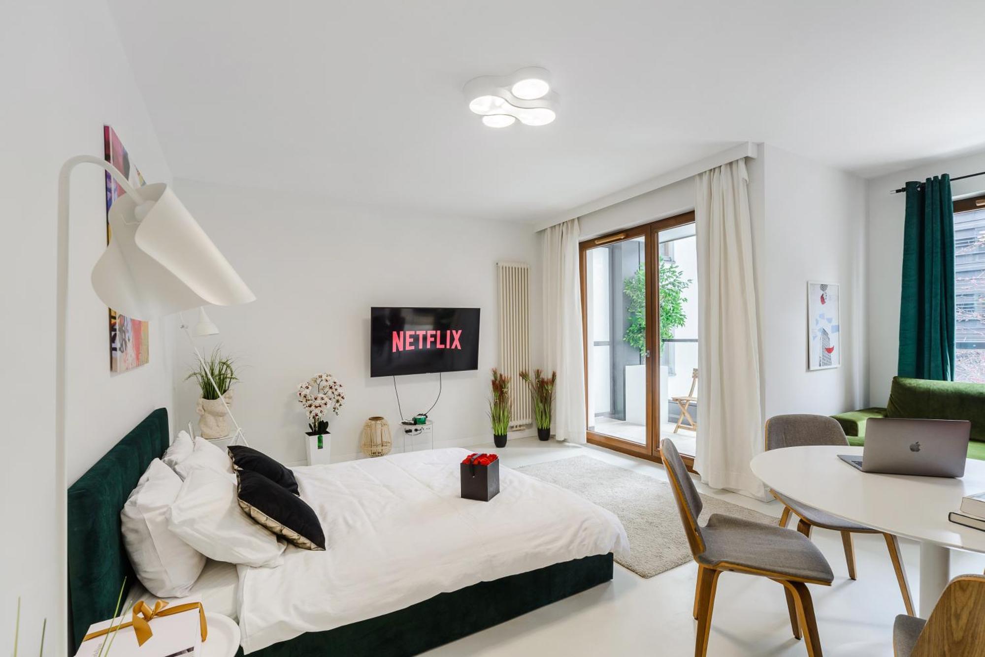ורשה Lumina Apartment With Parking Near Muzeum Powstania מראה חיצוני תמונה