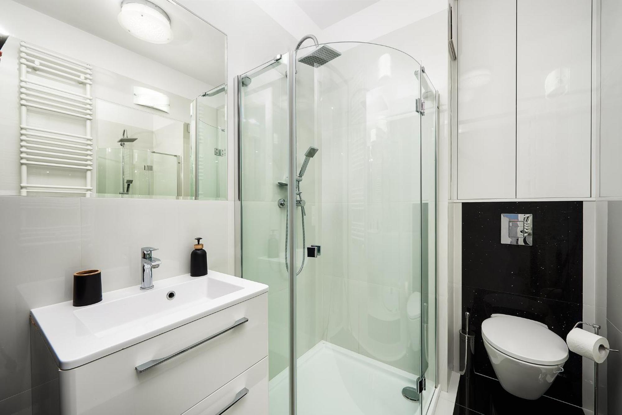 ורשה Lumina Apartment With Parking Near Muzeum Powstania מראה חיצוני תמונה