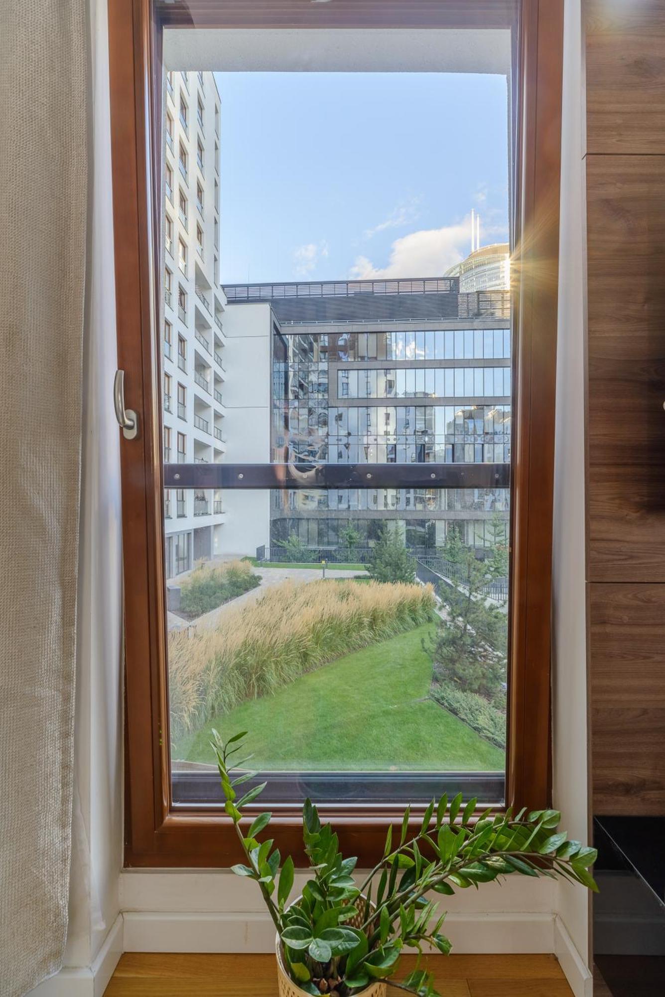 ורשה Lumina Apartment With Parking Near Muzeum Powstania מראה חיצוני תמונה