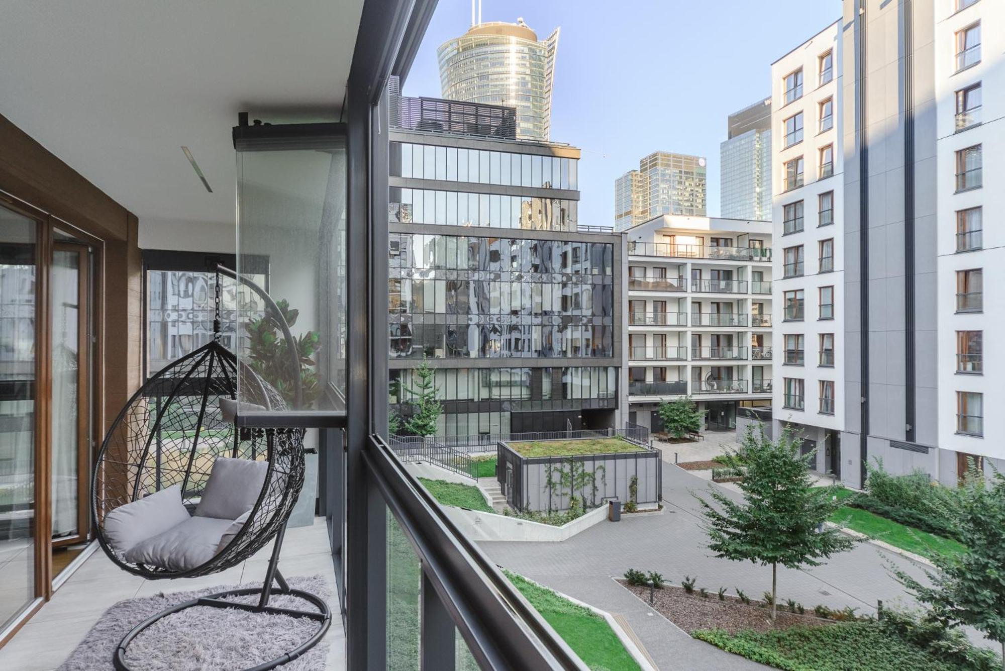 ורשה Lumina Apartment With Parking Near Muzeum Powstania מראה חיצוני תמונה