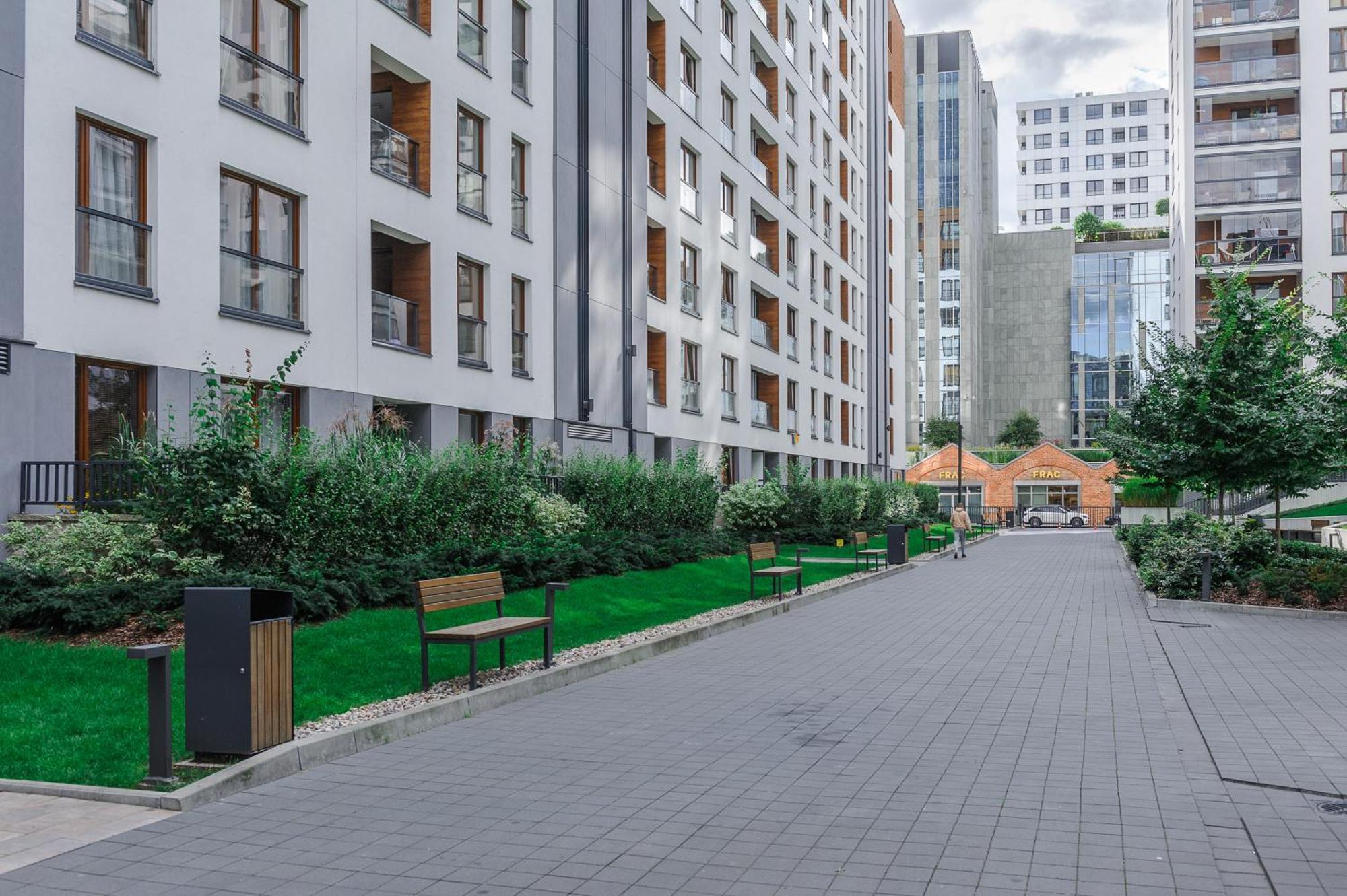 ורשה Lumina Apartment With Parking Near Muzeum Powstania מראה חיצוני תמונה